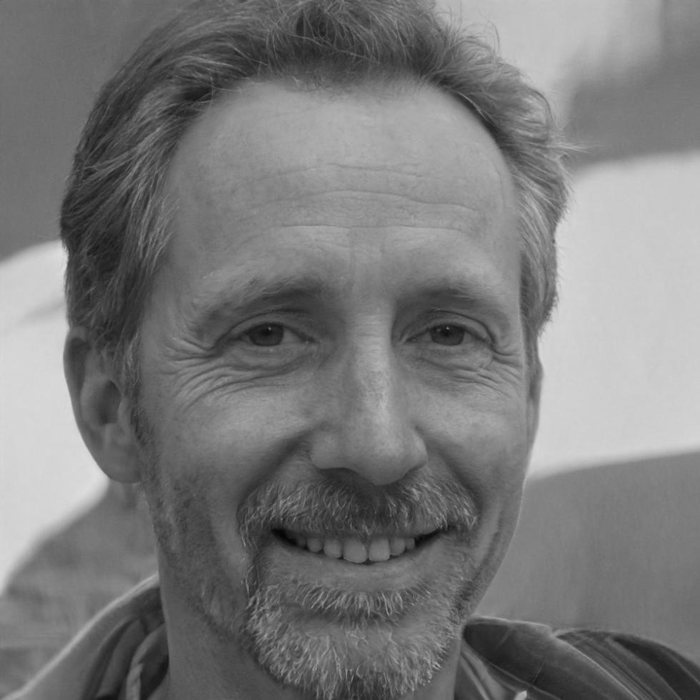 Carlos Mendoza, Instructor Senior de Finanzas Personales